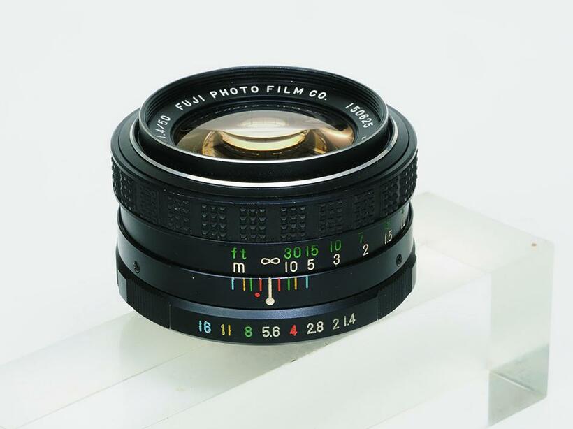 富士フイルム
<br />【EBC FUJINON　
<br />50mmF1.4】
<br />開放絞りでは特段に際立つところがあるわけではないけれど、わずかに絞ったときのフォーカスのキレ、ボケ味の美しさがいい。現在のXシリーズ用のレンズが信頼できるのも、こうしたフジノンレンズがあったからだ