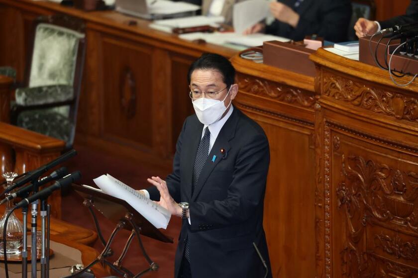 国会で答弁する岸田文雄首相（2022年1月）