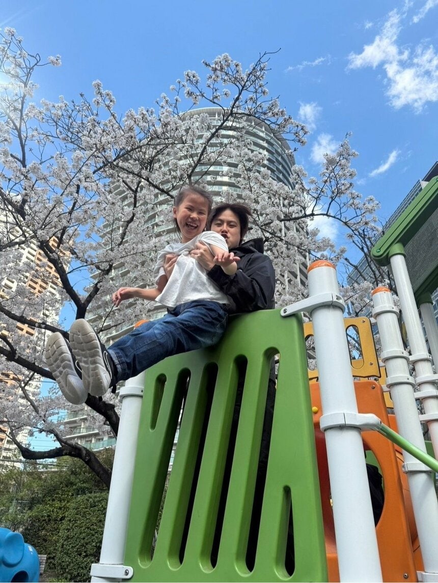 篠宮さんと娘さん（提供）
