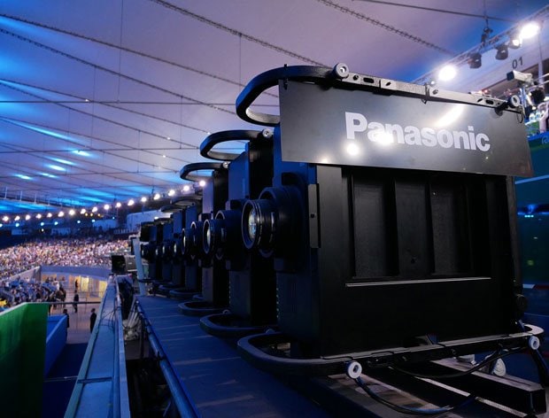 パナソニックはリオ五輪の３５会場に過去最大７２台の大型映像装置を設置。メイン会場では１１０台のプロジェクターを用いて開閉会式を演出した（写真：フォートキシモト提供）