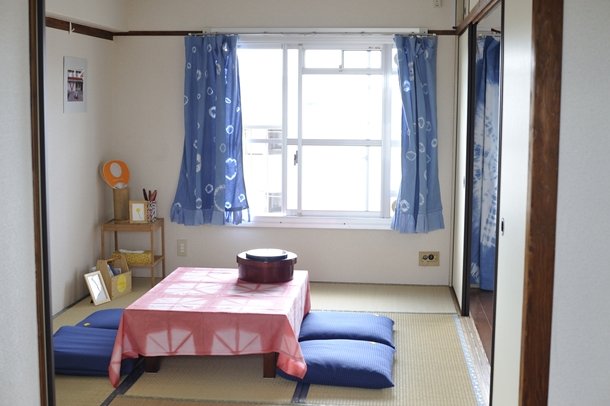カーテンや備品など客室内部は全てホテルマンが考えしつらえた。手づくりのものも随所に。
<br />Photo by Yuji Ito
<br />