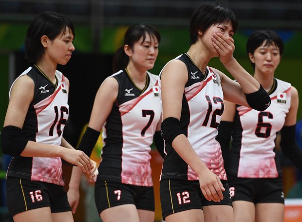 準々決勝で米国に敗れ、敗退が決まった女子バレー日本代表。（写真:Getty Images）