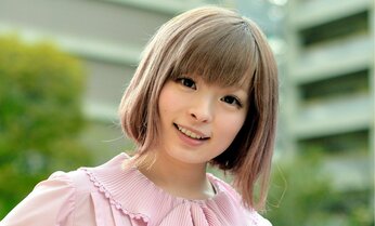 「きゃりーぱみゅぱみゅ」出産後初ステージ&わが子を抱っこ ママでも“ピンクスタイル”は勝算あるか