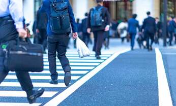 「生きるって仕事だけじゃない」 働き方を少し緩めませんか?
