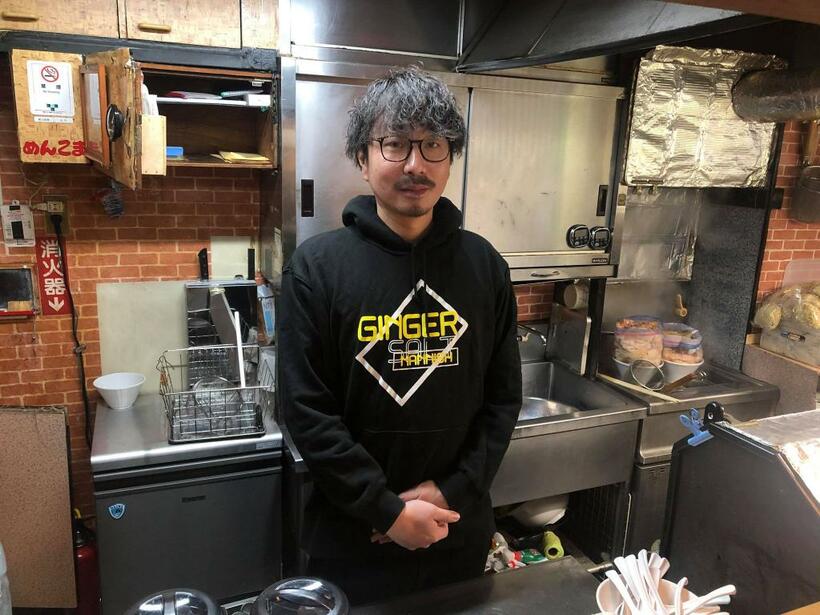 MANNISH店主の柴田和さん。事故を経て、今や都内にラーメン店を多店舗展開している（筆者撮影）