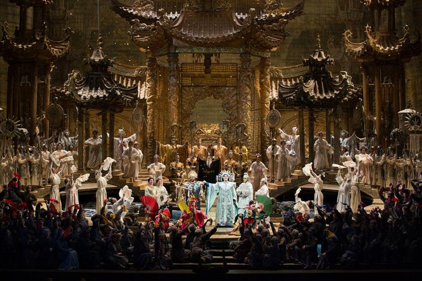 ネゼ＝セガン氏指揮の「トゥーランドット」は東劇では１１月２８日まで上映。料金は一般３７００円、学生２５００円 （ｃ）Ｍａｒｔｙ　Ｓｏｈｌ／Ｍｅｔｒｏｐｏｌｉｔａｎ　Ｏｐｅｒａ