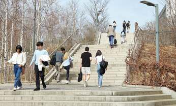 韓国の出生率0.78は「まだ下がる可能性も」 専門家に聞く急速に進む少子化の背景