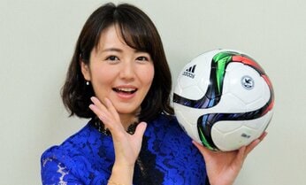 磯山さやか「結婚したらグラビア卒業」に落胆の声続々 40歳になってもファンが減らない理由