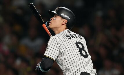 外野で強肩見せた阪神・佐藤輝に「センターへコンバート」の声　弱肩の近本が他球団の狙い目に…