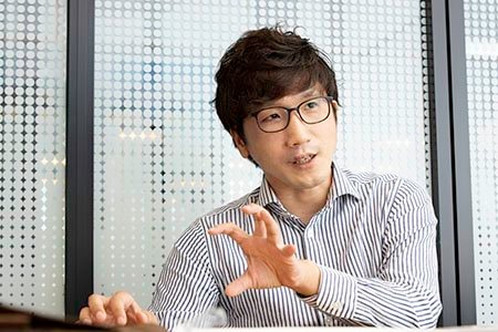 ベルフェイス株式会社西山 直樹 取締役1983年生まれ。大学卒業後の2007年、当時営業支援会社として上場を果たしたセレブリックスに入社。大手IT企業のインサイドセールス部隊構築支援を中心に、延べ80プロジェクトの新規セールス部隊立ち上げに参画。200人を超える営業の採用やマネジメントに従事。15年に同社を退職し、ベルフェイスに参画。執行役員を経て17年から現職