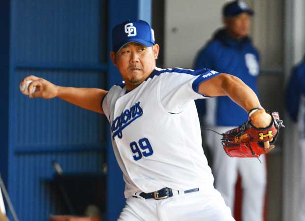 復活が待ち望まれる中日松坂(c)朝日新聞社