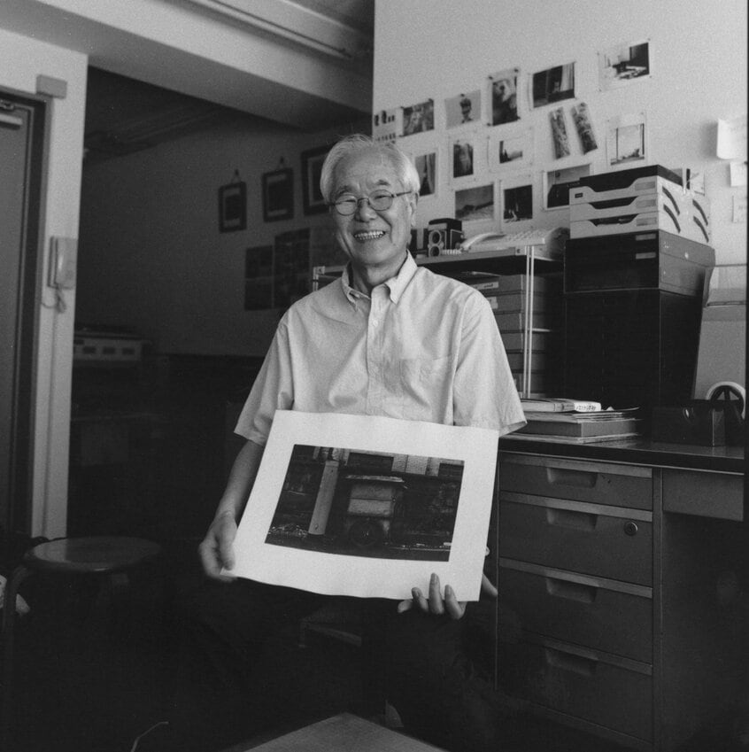 スタジオファイブ モノクロ銀塩ラボ自営 勢井正一(せい・まさかず)/1947年生まれ、大阪市出身。高校卒業後、2年、会社員をし、写真の専門学校へ。スタジオ勤務を経て28歳の時にスタジオファイブ設立。以降ずっとモノクロフィルムの現像とプリントを手作業で行っている(写真:MIKIKO)