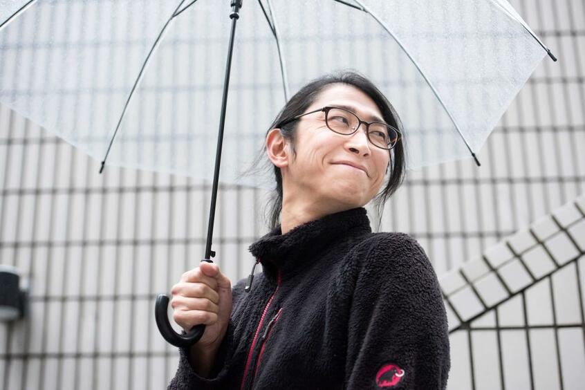 齋藤陽道さん。ＬＧＢＴや障がいのある人たちを多く撮った写真集「感動」で注目を浴びた（撮影/写真部・小山幸佑）