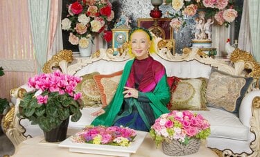 美輪明宏「つらい出来事の後には、必ずうれしいことが訪れる。70年の芸能生活もまさに『正と負』の繰り返し」