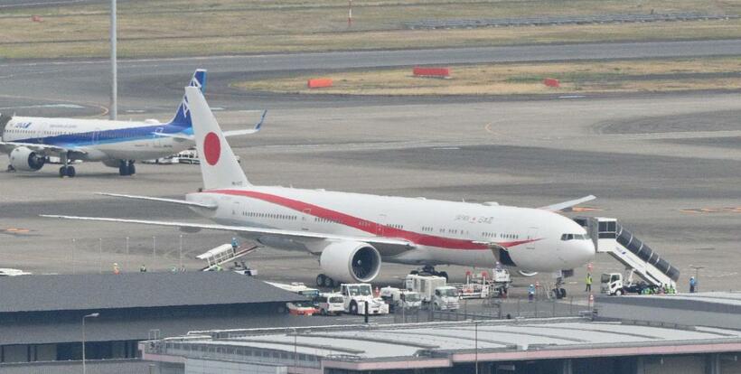 4月5日、ロシアから逃れたウクライナの人々を乗せ、羽田空港に着陸した政府専用機