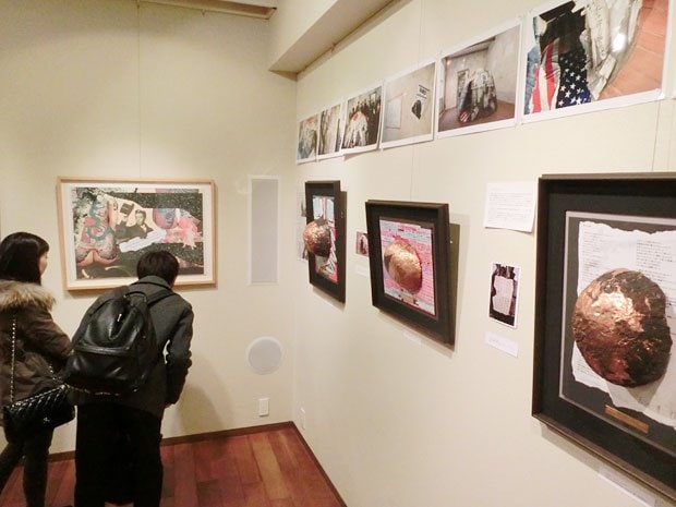 東京都練馬区の古美術＆ギャラリー古藤で開かれた「表現の不自由展～消されたものたち」。二十数点の展示以外に連日、トークや上映イベントが行われた　（c）朝日新聞社　＠＠写禁
