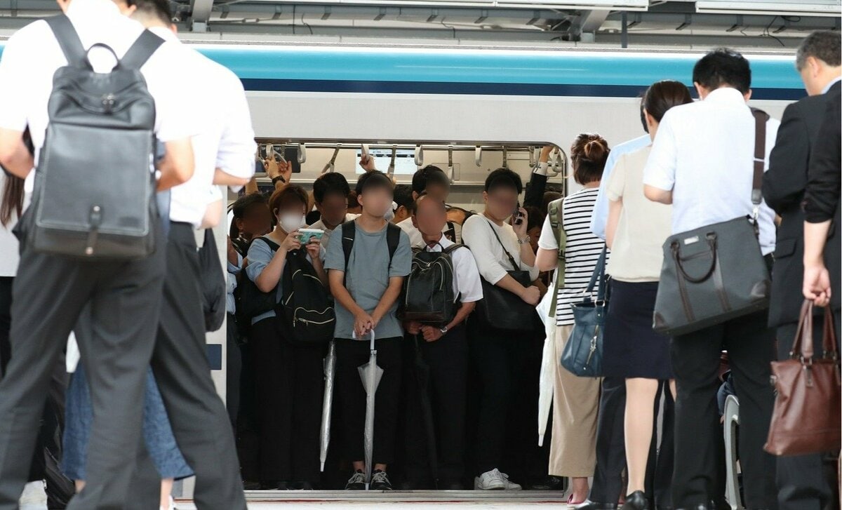駅　盗撮 盗撮犯が集まる駅」はなぜ狙われやすいのか 犯罪心理の専門家が指摘する「逃げ道」と「品定め場所」 | AERA DIGITAL（アエラデジタル）