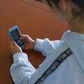 子どもがスマホのグループチャットでひっきりなしに連絡! 「返信問題」に効果的なテクニックとは