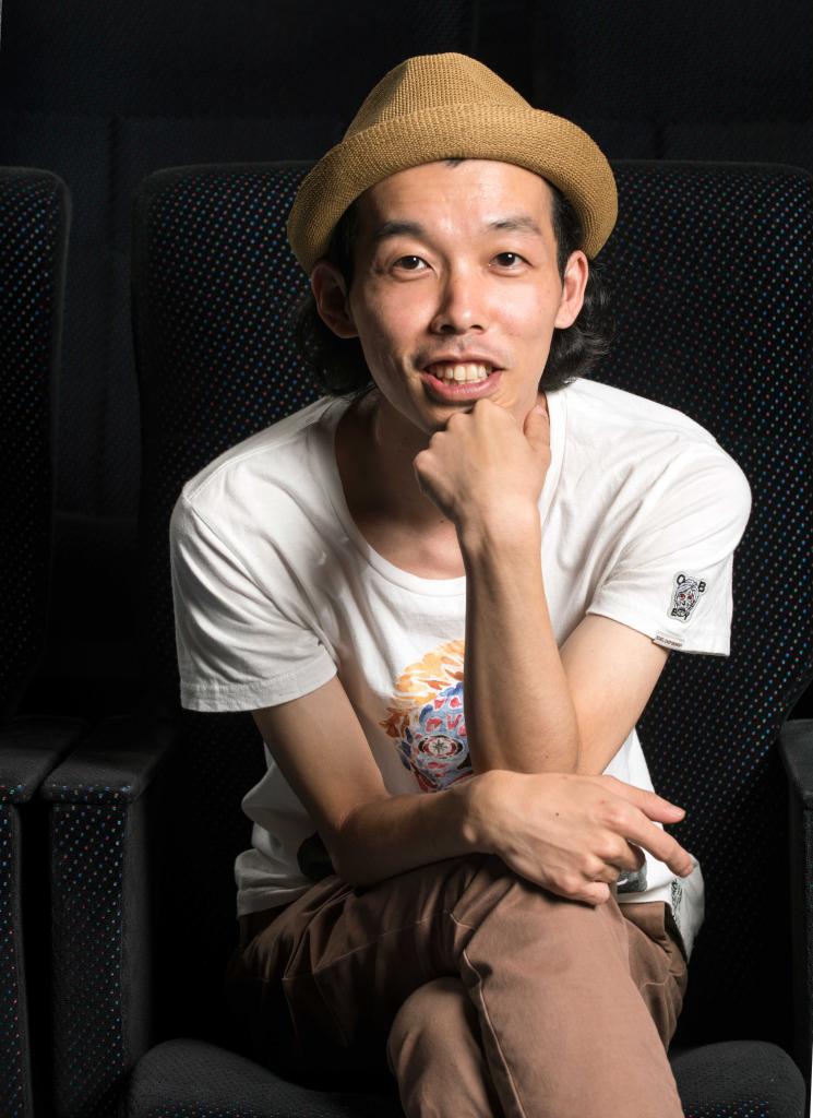 上田慎一郎（うえだ・しんいちろう）／１９８４年生まれ。中学生で自主映画を撮り始め、高校卒業後独学で映画を学ぶ。２００９年、映画制作集団を結成。８本の映画を制作。松竹ブロードキャスティングのオリジナル映画プロジェクト「スペシャルアクターズ」は１０月に公開　（撮影／横関一浩）