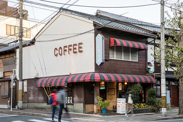 昔懐かしい昭和の風情を残すレトロ喫茶「チロル」