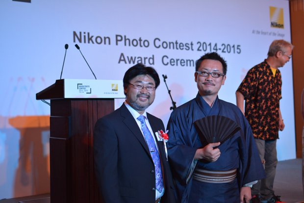 Nikon Photo Contest 2014-2015 グランプリを受賞した野口勝宏さんとのツーショット。同コンテスト35回目にして初めて日本人がグランプリを受賞