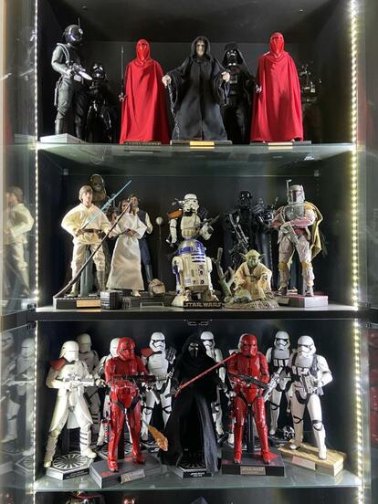 高橋克英さんの「スター・ウォーズ」関連グッズのコレクション(写真は本人提供)