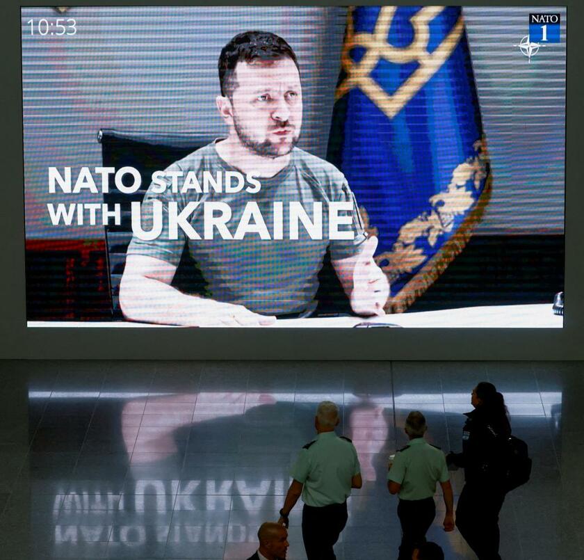 ウクライナのゼレンスキー大統領は、ポーランドへのミサイル着弾直後からテレビ演説などでロシア批判を貫く。頑なな姿勢を疑問視する声にどう応えるのか
（photo　アフロ）