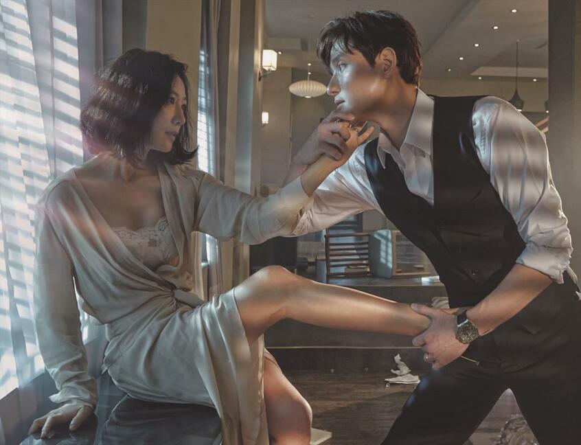 「夫婦の世界」(c) JTBC studios & Jcontentree corp All rights reserved Based upon the original series “Doctor Foster” produced by Drama Republic for the BBC, distributed by BBC Worldwide