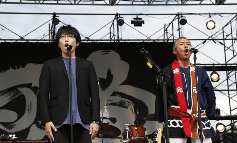 高橋優による野外音楽フェス2日目、柳葉敏郎、KANA-BOON、阿部真央、スカパラら登場 | AERA dot. (アエラドット)