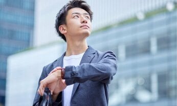 お金が欲しいなら必読! お金持ち特有の「聞く姿勢」と「人を否定しない習慣」とは?