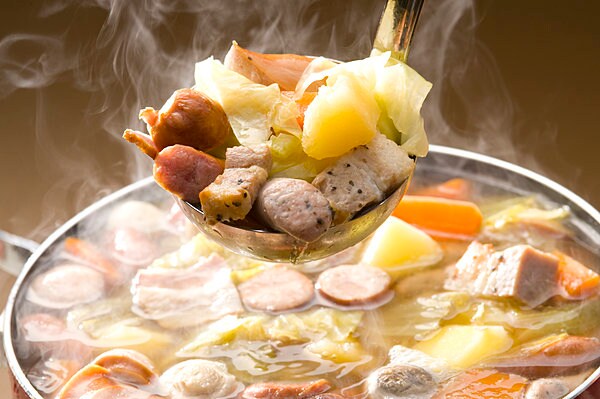 鍋とともに発展した各国の料理。写真はフランスの伝統料理ポトフ