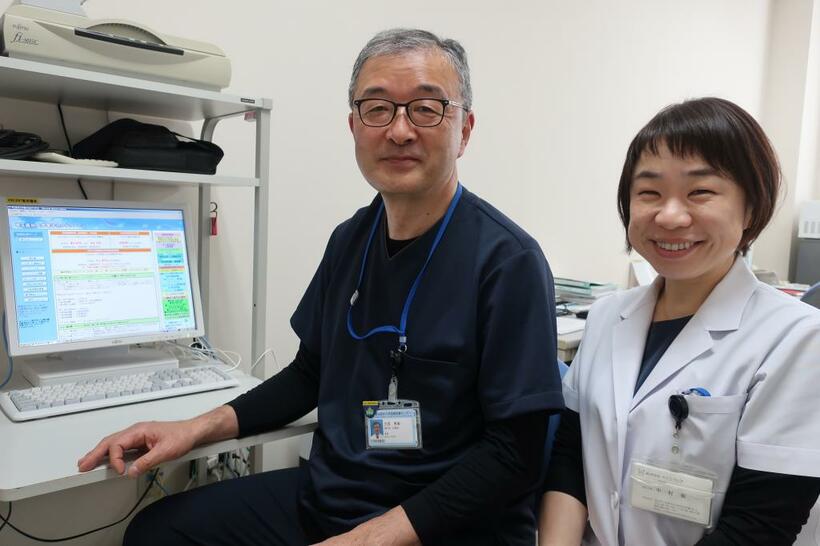 大西秀樹医師（左）と臨床心理士の石田真弓氏（写真＝大西医師提供）