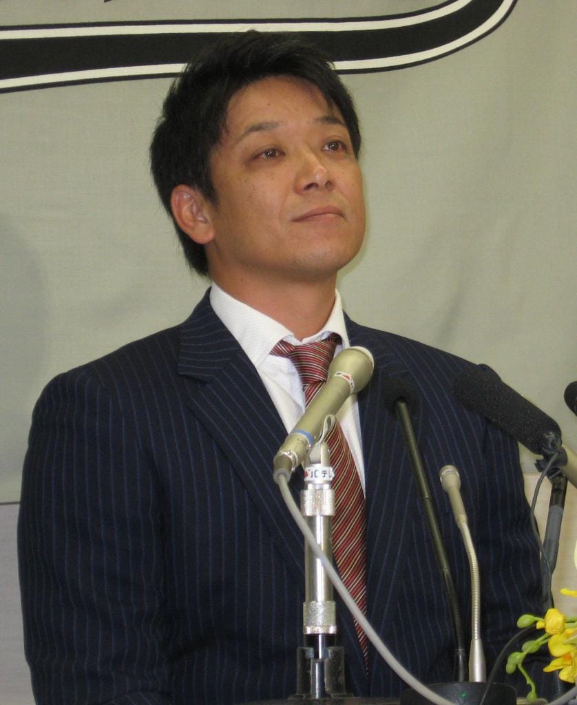 2016年9月に引退会見をした元ロッテのサブロー(C)朝日新聞社