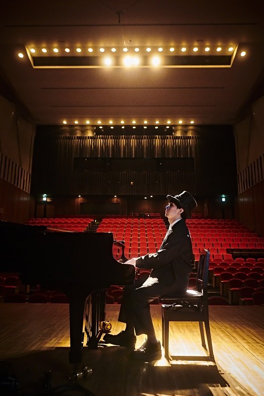 H ZETT M、11月にショートムービー『silence in TOKYO』上映会を加えた特別“ピアノ独演会”開催