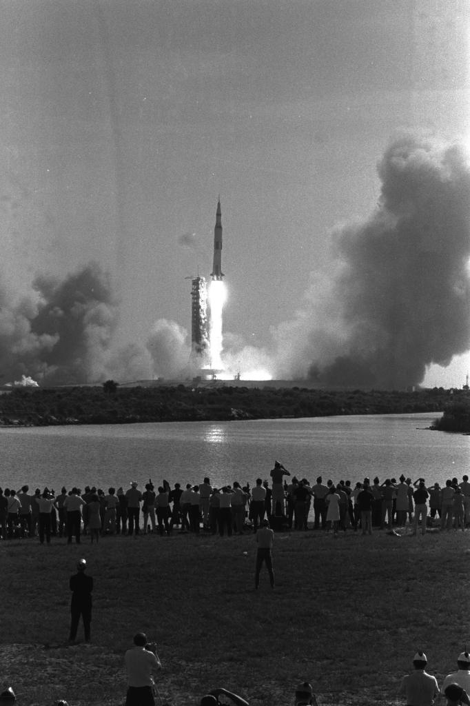 人類初の月面着陸を実現したアポロ１１号の打ち上げの瞬間。半世紀の間に宇宙との距離も縮まりました
<br />