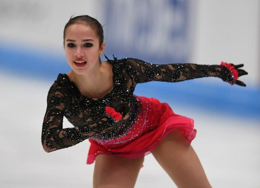 平昌五輪女子金メダリストのアリーナ・ザギトワ。ジャパンオープンではジャンプを完璧に決め、女子1位となった (c)朝日新聞社