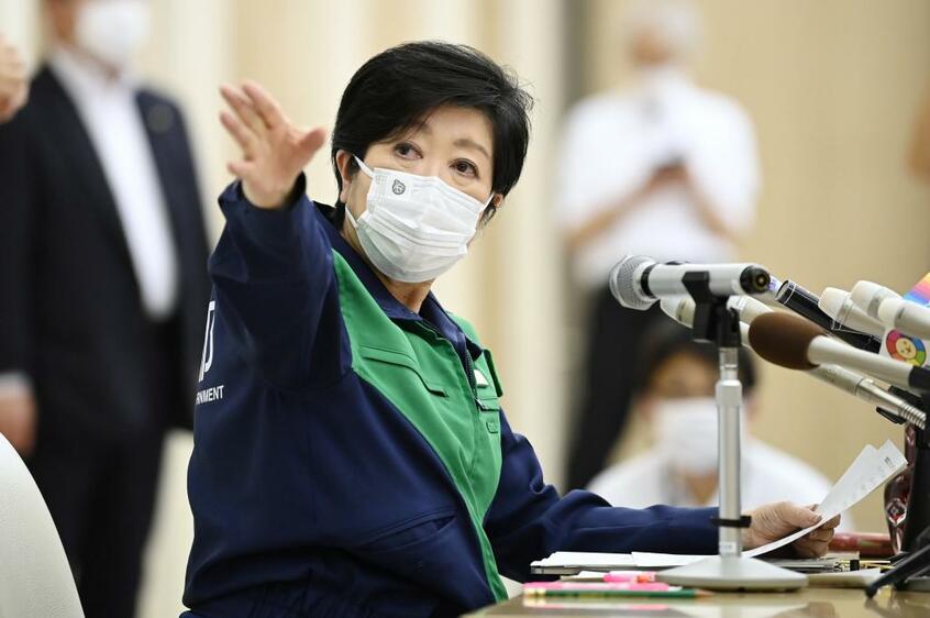 都議選の半ばに退院し、当初の劣勢予想をひっくり返した小池百合子都知事。「勝負勘」は総選挙でも発揮されるか/7月2日、東京都庁で (c)朝日新聞社