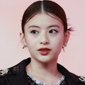 Z世代トレンド1位「出口夏希」は中国出身の22歳 業界人が「最もヒロインに指名したい女優」の素顔〈ドア×ドア クエストきょう出演〉
