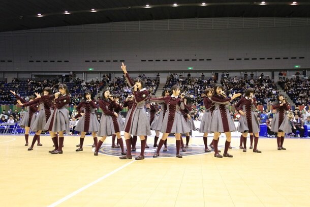 欅坂46 バスケットボールリーグのハーフタイムショーで「二人セゾン」など披露