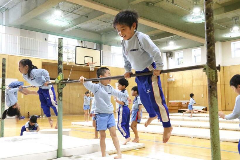 通常保育後のクラブ活動と延長保育が充実しているバディスポーツ幼児園。通常保育時間内にも体育や芸術の授業がある（ｐｈｏｔｏ　バディスポーツ幼児園提供）