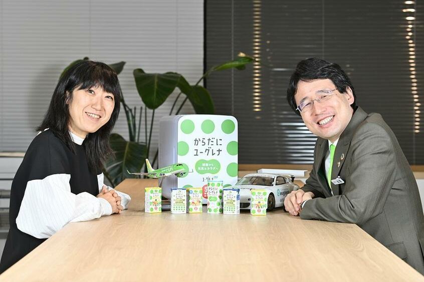 大宮エリーさん(左)と出雲充さん(撮影/写真映像部・東川哲也)