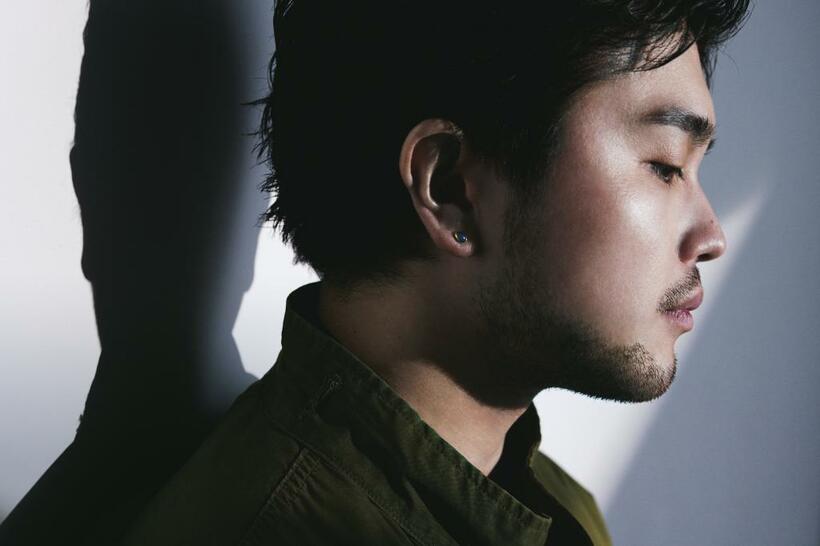 写真・図版（1枚目）| 「『自分探しの旅』は終わらない」　井口理（King Gnu）がアエラ連載で見つけたもの