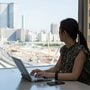50歳からの転職を考える時、無視できない“更年期症状”　キャリアの節目に育児や介護が重なるケースも