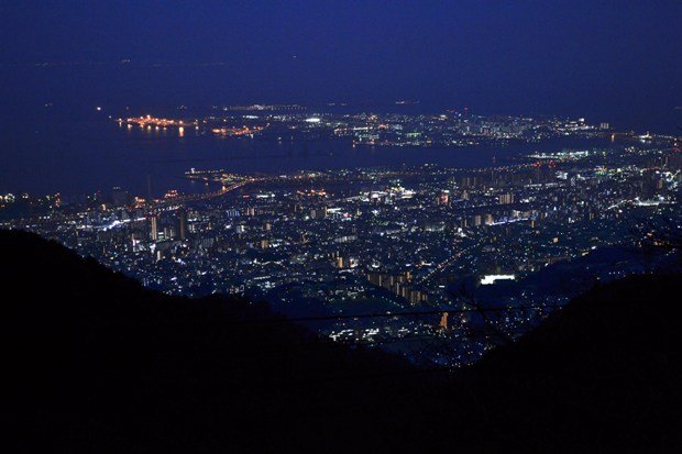 六甲山から見た神戸市の夜景（写真：(一財）神戸国際観光コンベンション協会）