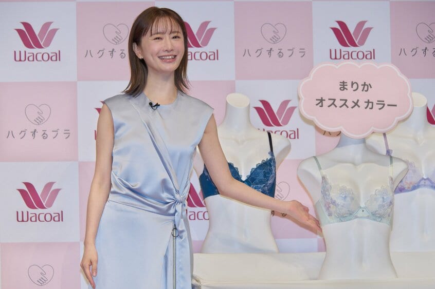 ワコールの「ハグするブラ」テレビCM発表会に登壇した松本まりか(写真:Keizo Mori/アフロ)