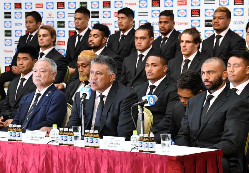 開幕前の記者会見ではジョセフヘッドコーチとリーチ主将が並び、W杯への意欲を語りました