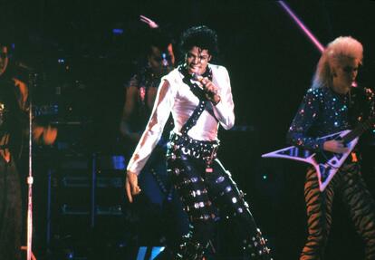 キング・オブ・ポップの名にふさわしいマイケル・ジャクソン。1987年の来日時 (c)朝日新聞社