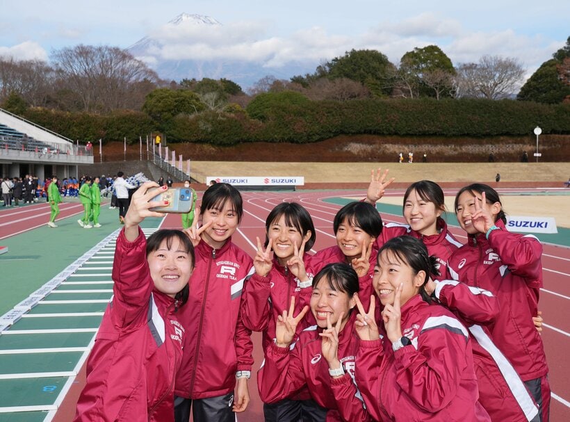 「二冠」の立命館大（写真提供・日刊スポーツ）