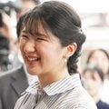 〈休日の皇室〉愛子さま トレンドを押さえた「オフの日メイク」 「しすぎない」絶妙なバランスと専門家