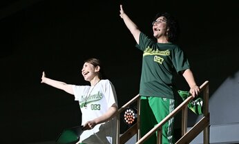 ジェーン・スーと堀井美香の「OVER THE SUN」リスナー3千人と大運動会を開催 「大人の全力の悪ふざけ」で大盛況